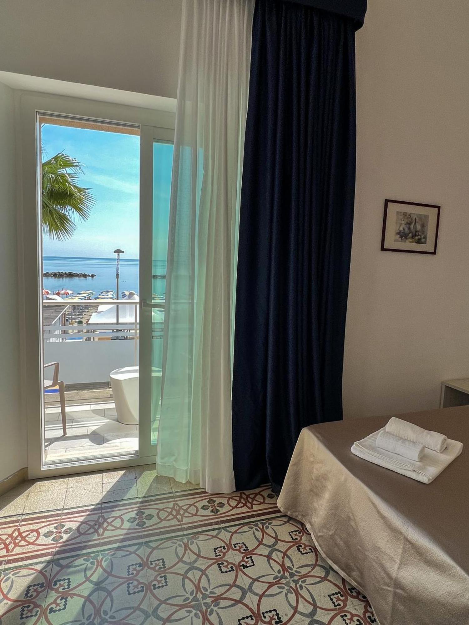 Hotel Ideal Cupra Marittima Extérieur photo